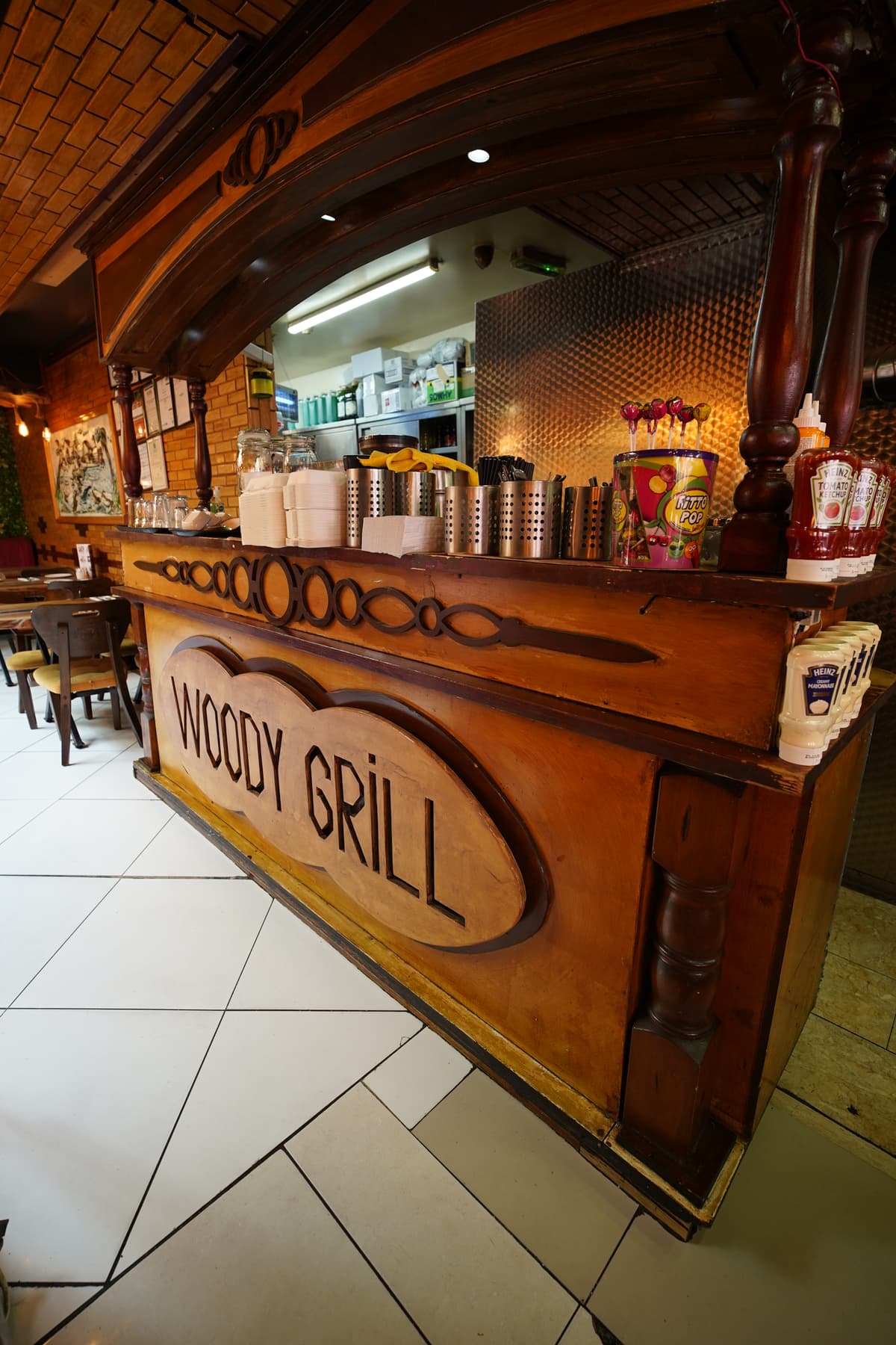 Woody Grill charcoal grilling