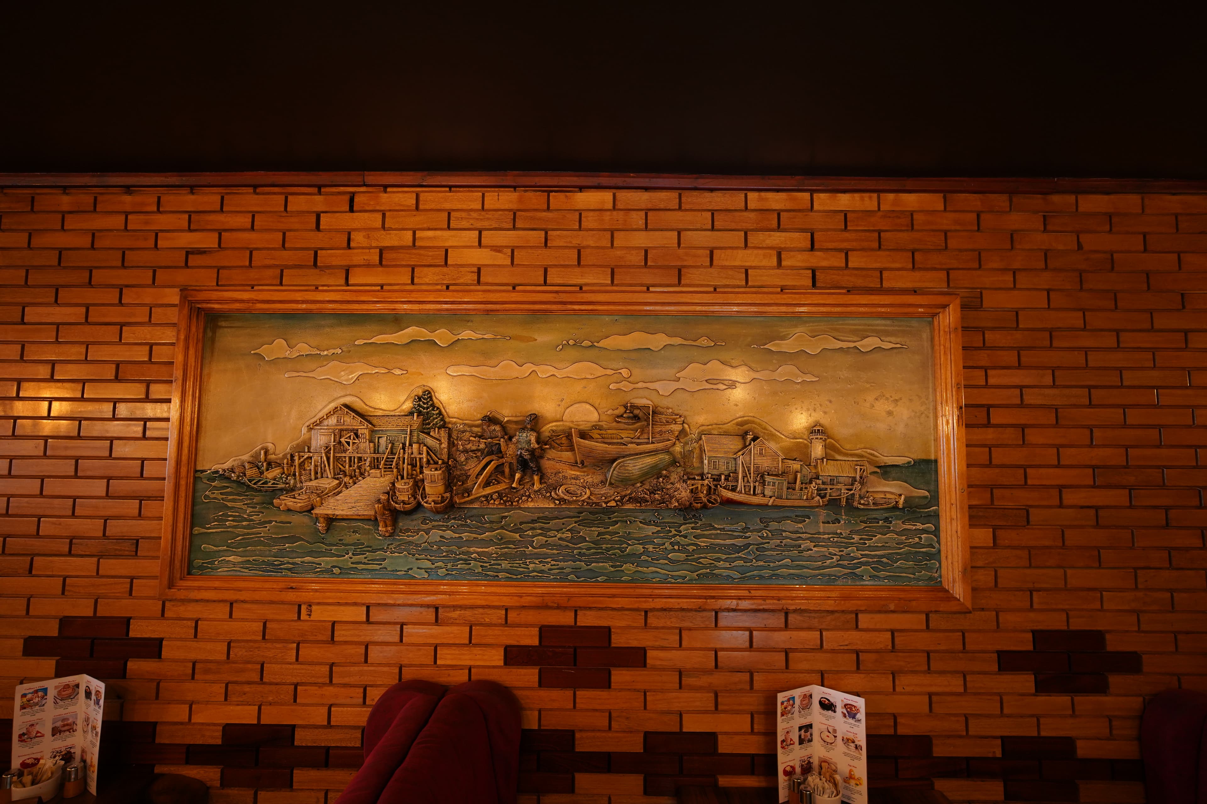 Woody Grill charcoal grilling atmosphere